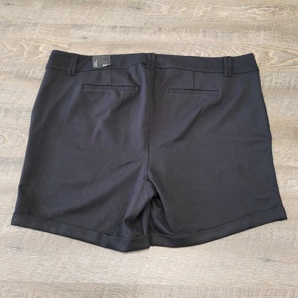 NWT TORRID | Cuffed Bermuda Short Studio Signature | Sz. 26 - Picture 8 of 8